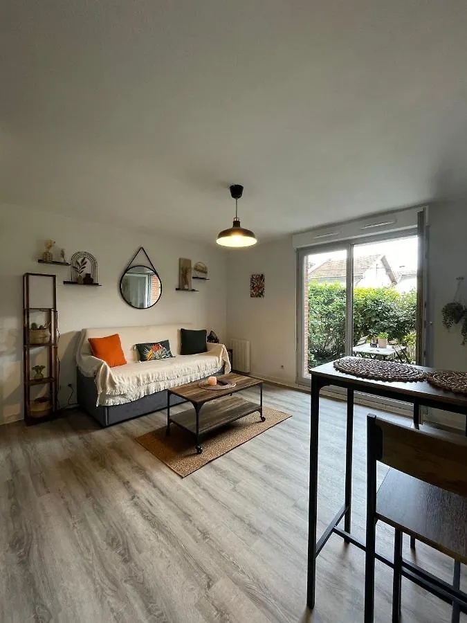 Appartement Studio Avec Terrasse - Piscine - Free Parking à Toulouse